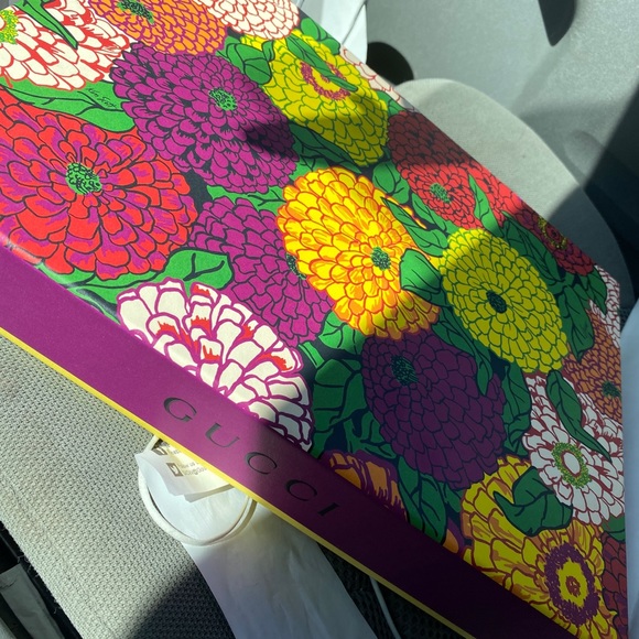 VIP Gift Gucci Puzzle - Picture 3 of 3